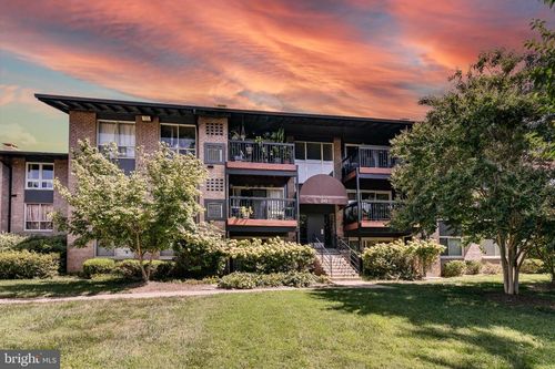 apt-62-210 Park Terrace Ct Se, VIENNA, VA, 22180-5884 | Card Image