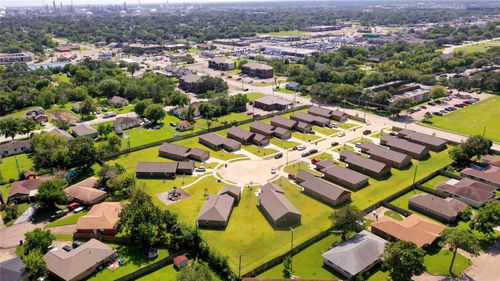 2401 14th Ave N, Texas City, TX, 77590-5068 | Card Image