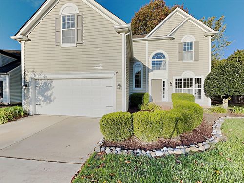 1015 Clearbrook Rd, Matthews, NC, 28105-9615 | Card Image