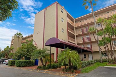 PH1 - 2216 N Cypress Bend Dr, Condo with 2 bedrooms, 2 bathrooms and null parking in Pompano Beach FL | Image 3