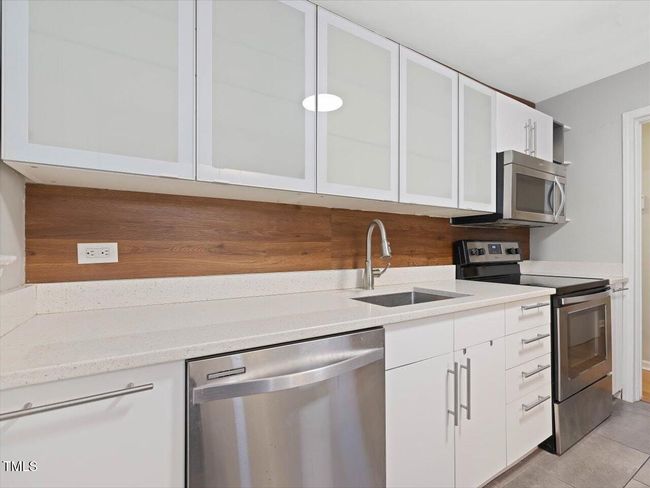 25-Kitchen | Image 9