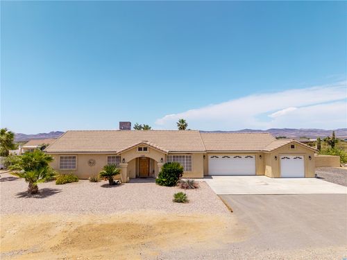3685 N Mercury Rd, Golden Valley, AZ, 86413-8327 | Card Image