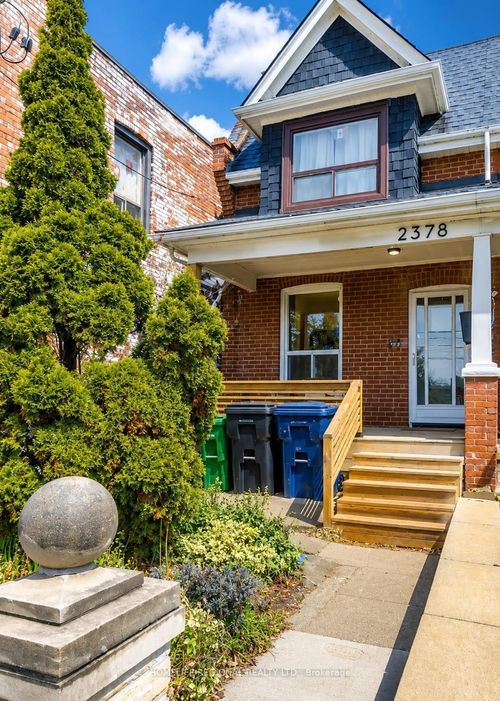 2378 St Clair Ave W, Toronto, ON, M6N1K8 | Card Image