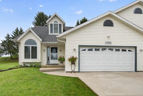 1701 Carrie Ln, West Bend, WI, 53095-5518 | Card Image