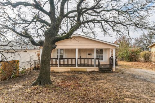 5528 Patton Dr, Fort Worth, TX, 76112-7636 | Card Image