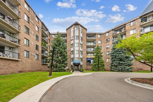 apt-324-2601 Kenzie Ter, Saint Anthony, MN, 55418-4239 | Card Image