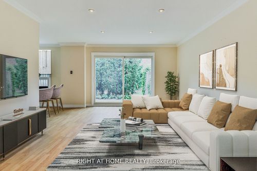 12-50 3 Valleys Dr, North York, ON, M3A3B5 | Card Image