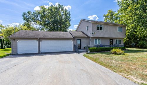 2999 Buckner Rd, Lake Orion, MI, 48362-2015 | Card Image