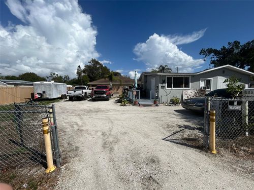 2411 6th St E, Bradenton, FL, 34208-3635 | Card Image