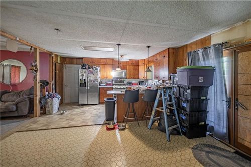 3842 Se Howard Dr, Topeka, KS, 66605-1936 | Card Image
