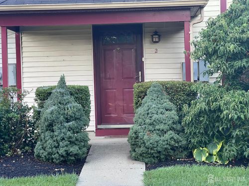 2 Chadwick Ct, Robbinsville, NJ, 08691-3042 | Card Image