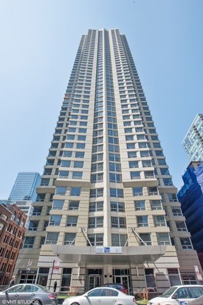 2504 - 440 N Wabash Avenue, Condo with 1 bedrooms, 1 bathrooms and null parking in Chicago IL | Image 1