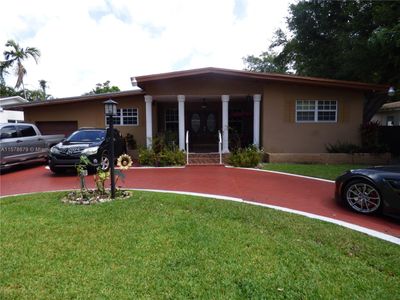 615 Ne 164th St, House other with 6 bedrooms, 4 bathrooms and null parking in Miami FL | Image 2