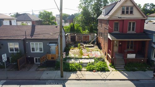 186 John St N, Hamilton, ON, L8L4P2 | Card Image