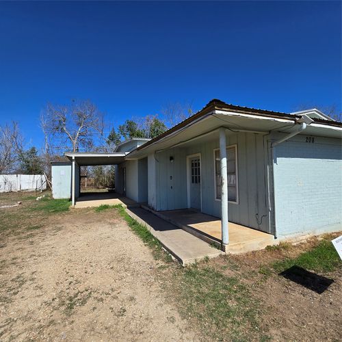 208 Nw River Rd, Martindale, TX, 78655-3035 | Card Image