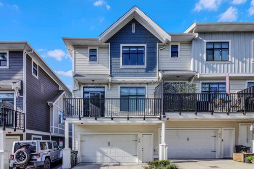 50-20327 72b Ave, Langley, BC, V2Y4J6 | Card Image