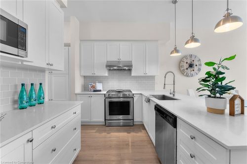 72 Cannery Dr, Saint Davids, ON, L0S1J1 | Card Image