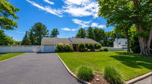 9 Singingwood Drive, Brookhaven, NY, 11790 | Card Image