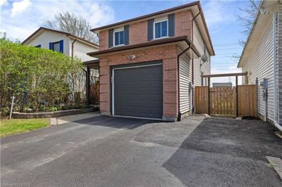 35 Chancton Cres, House other with 4 bedrooms, 1 bathrooms and 5 parking in London ON | Image 1