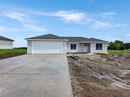 720 Teresa Ct, Carbondale, KS, 66414-7000 | Card Image