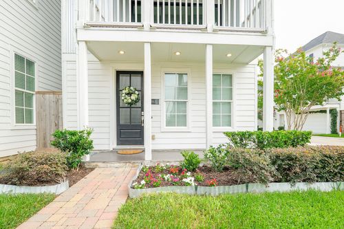 8682 Green Kolbe Ln, Houston, TX, 77080-2214 | Card Image
