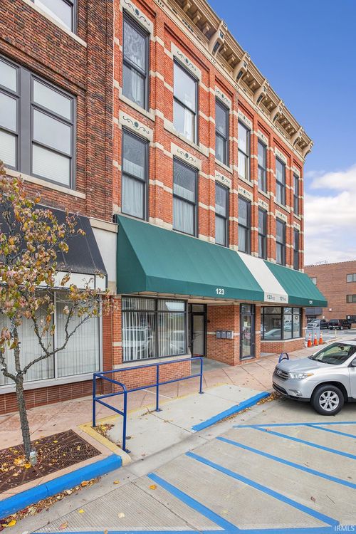 123 S Main St, Elkhart, IN, 46516-3123 | Card Image