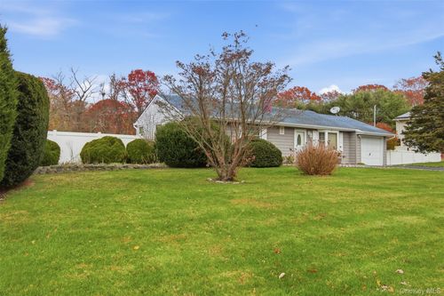 143 Jamaica Ave, Medford, NY, 11763-3143 | Card Image