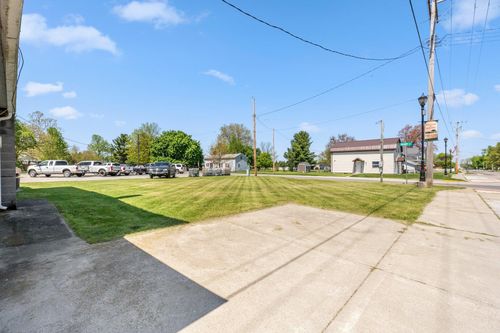 6105 N State Road 327, Orland, IN, 46776-9612 | Card Image