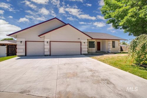2119 W Roberts Ave, Nampa, ID, 83651-8369 | Card Image