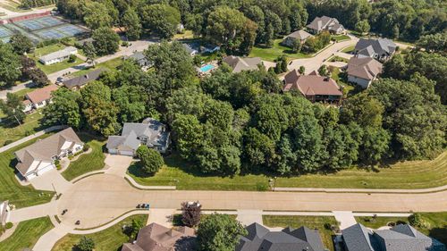 31 Chippiannock Pl, Rock Island, IL, 61201-2415 | Card Image