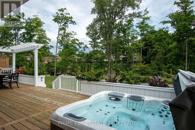 89 Gill Rd, House other with 5 bedrooms, 3 bathrooms and 6 parking in Grand Bend ON | Image 7