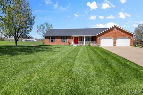 5 Prairie Ln, Chester, IL, 62233-3037 | Card Image