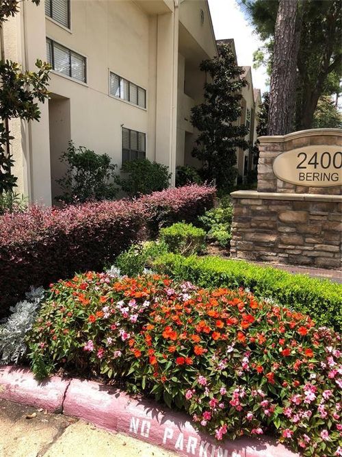 2438 Bering Dr, Houston, TX, 77057-4933 | Card Image