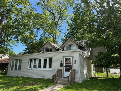 127 E 270th St, Euclid, OH, 44132-1223 | Card Image