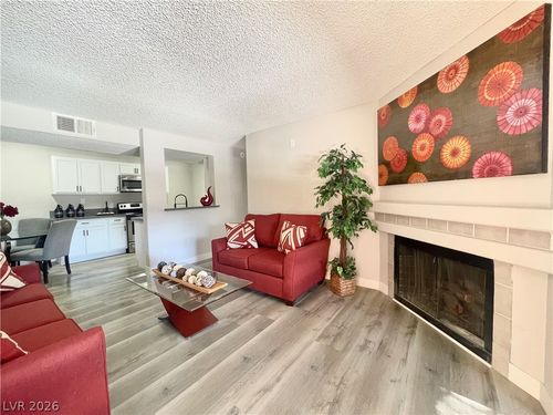 204-5250 Mission Carmel Ln, Las Vegas, NV, 89107-2756 | Card Image