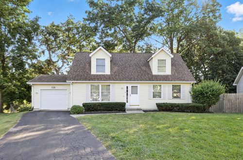 11 Hellios Ct, Fox Lake, IL, 60020-1659 | Card Image