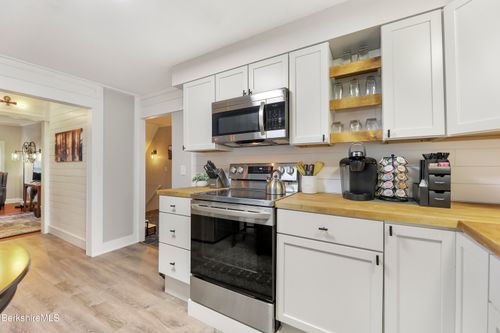 upper-148 Main St, Williamstown, MA, 01267-2604 | Card Image