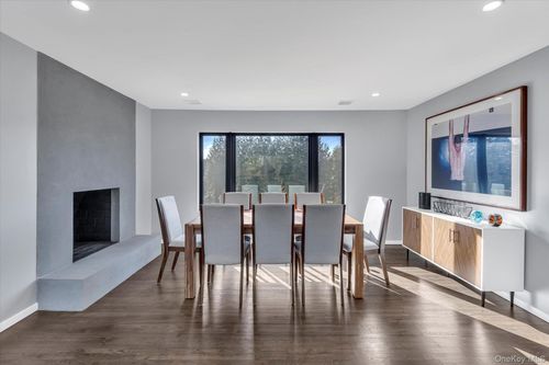 40 Knollwood Dr, Southampton, NY, 11968-3205 | Card Image