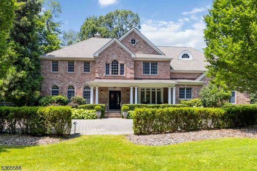 10 Westminster Pl, Morristown, NJ, 07960-5810 | Card Image