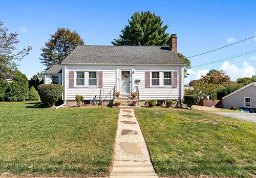 85 Oak St, Stoneham, MA, 02180-2229 | Card Image