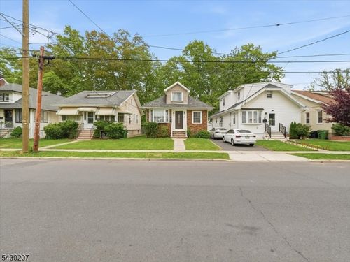 615 Spruce St, Roselle Park, NJ, 07204-1710 | Card Image