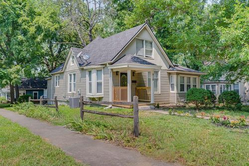 818 S Main St, Independence, MO, 64050-4416 | Card Image