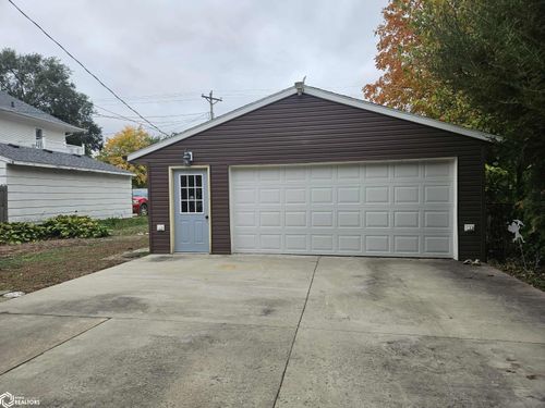 637 Boone St, Webster City, IA, 50595-2801 | Card Image