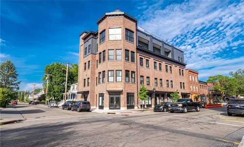 301-226 Main St, Beacon, NY, 12508-2732 | Card Image