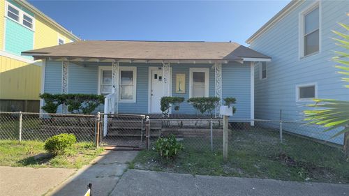 823 Avenue K, Galveston, TX, 77550-6230 | Card Image