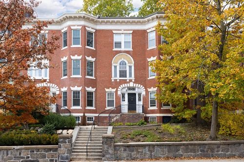 1572 Beacon St, Brookline, MA, 02446-2285 | Card Image