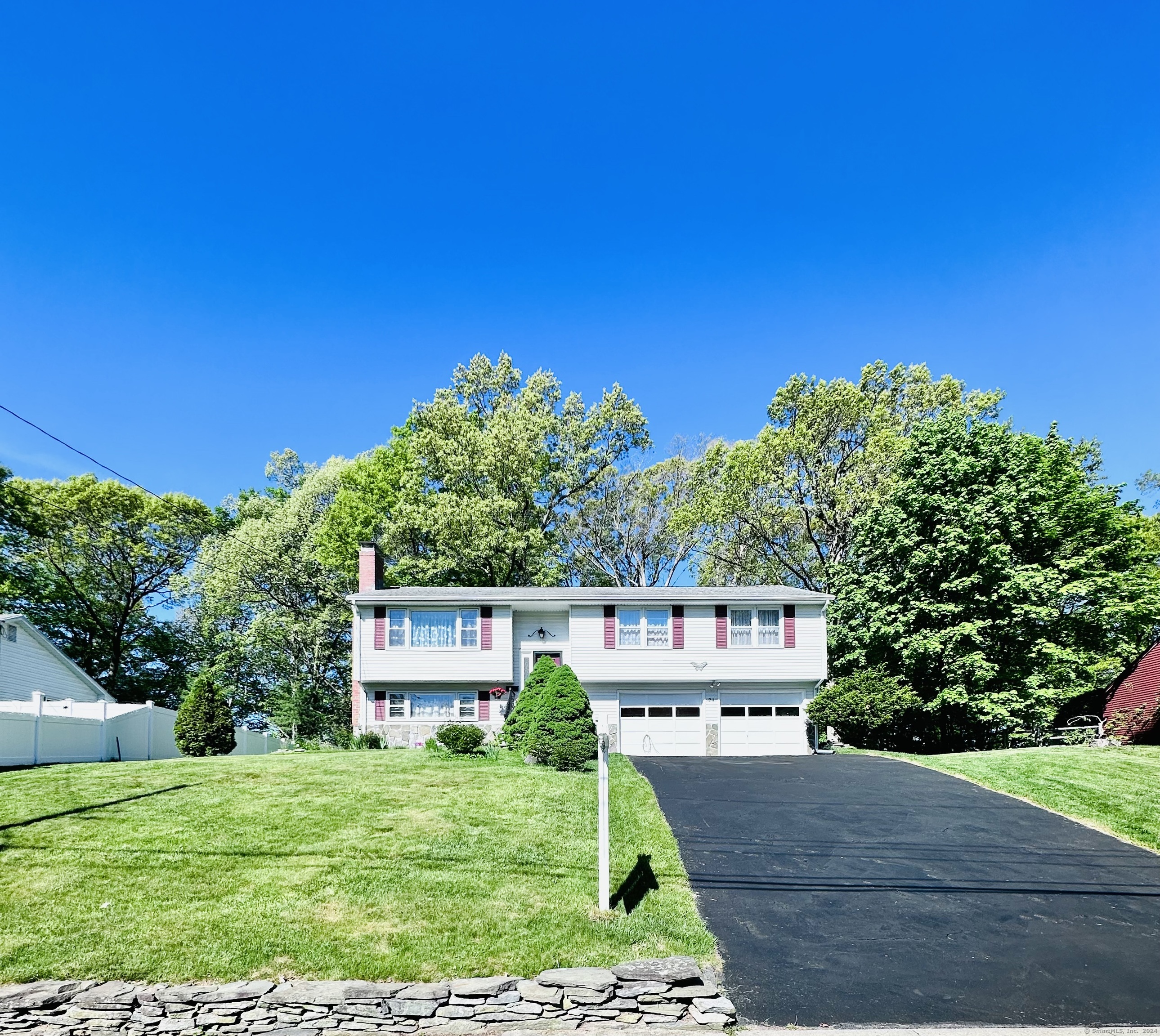 Country Ln, East Hartford, CT 06118