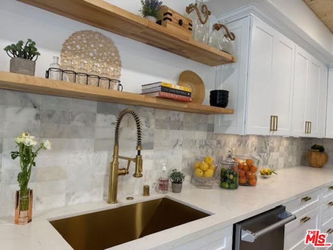 APT-11 - 4414 Moorpark Way, Townhouse with 2 bedrooms, 3 bathrooms and null parking in Toluca Lake CA | Image 15