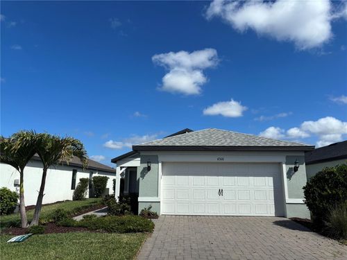 6516 Silverstar Dr, Sarasota, FL, 34240-2368 | Card Image