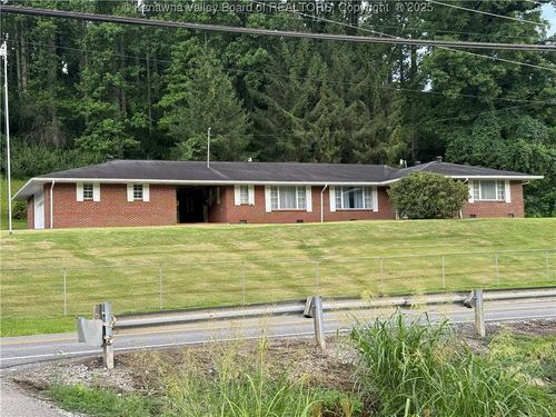 8091 Old Logan Rd, Chapmanville, WV, 25508-5798 | Card Image